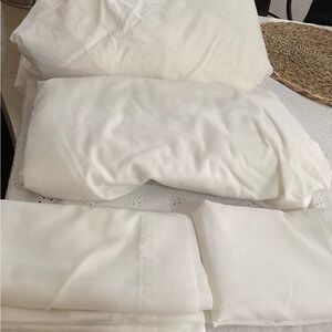 Threshold Off White Cotton Lightweight Sheet Set